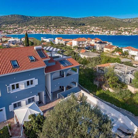 Villa Dalmatian Child With Swimming Pool, Close To The Beach Vinisce Exterior foto