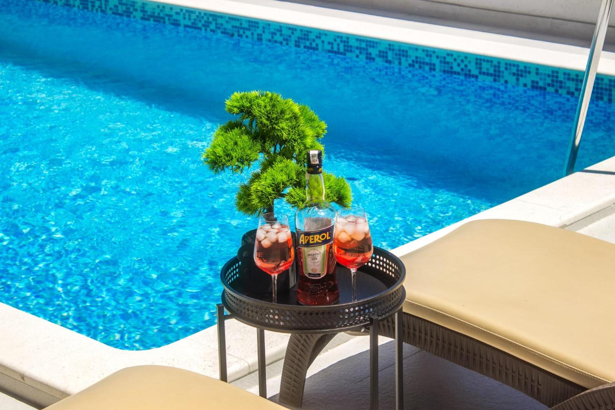 Villa Dalmatian Child With Swimming Pool, Close To The Beach Vinisce Exterior foto