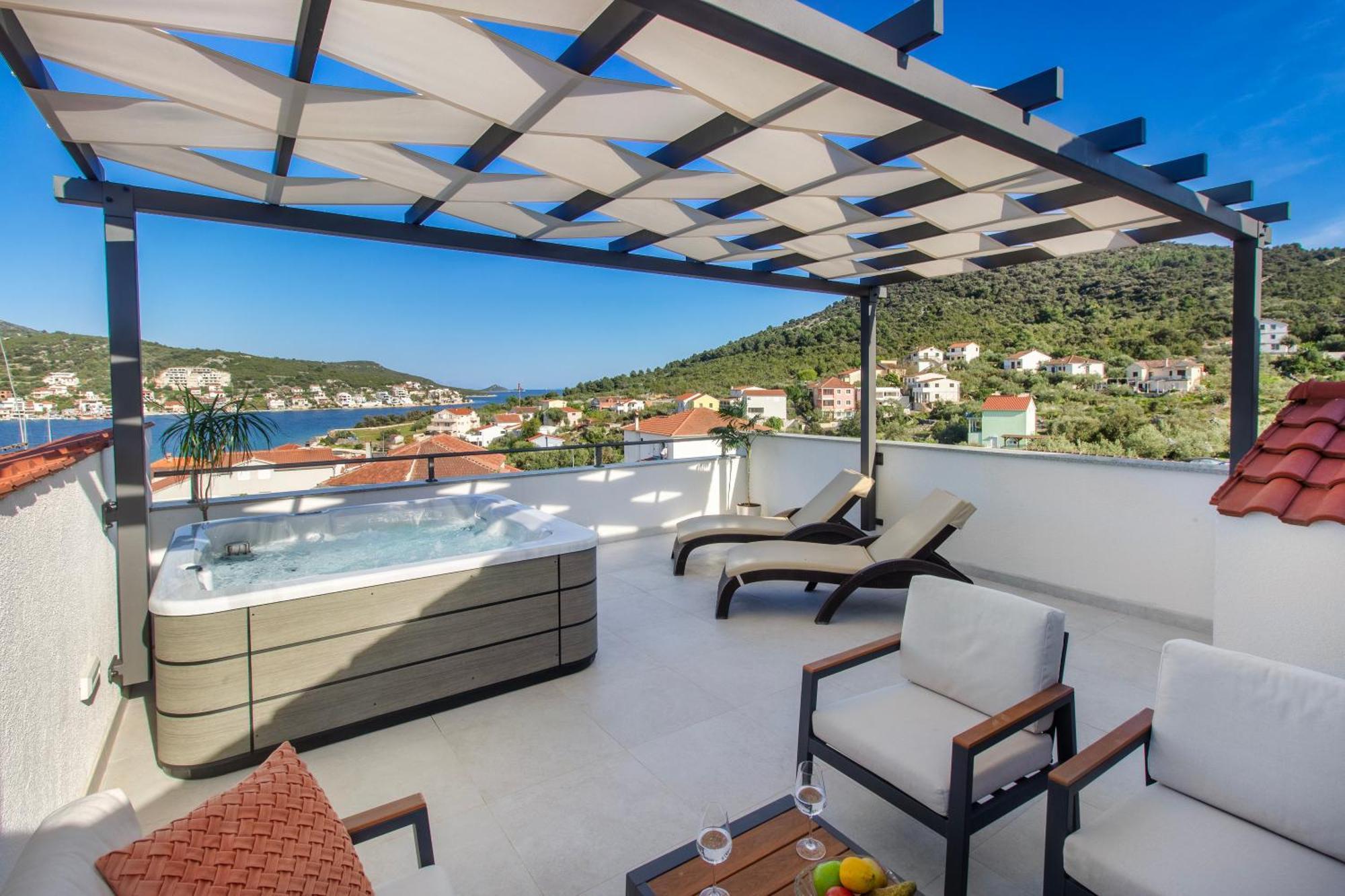 Villa Dalmatian Child With Swimming Pool, Close To The Beach Vinisce Exterior foto